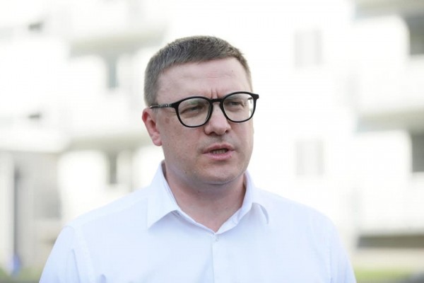 Алексей Текслер вручил ключи новоселам микрорайона Чурилово Алексей Текслер вручил ключи новоселам микрорайона Чурилово