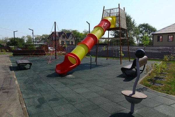 В Советском районе Челябинска ради строительства сквера снесли баню