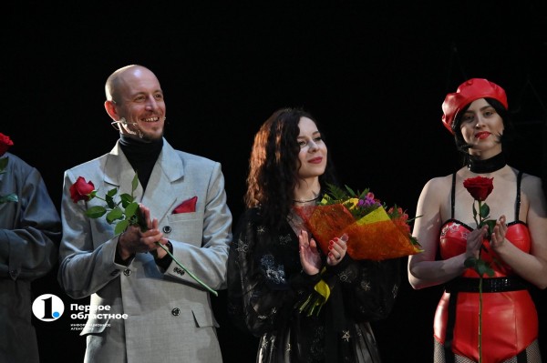 Сказка из другого мира: в Челябинском театре состоялась премьера «Безымянной звезды» Сказка из другого мира: в Челябинском театре состоялась премьера «Безымянной звезды»