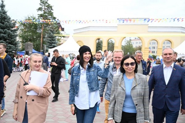 Как в Челябинске прошел юбилейный общественно-политический вернисаж Как в Челябинске прошел юбилейный общественно-политический вернисаж