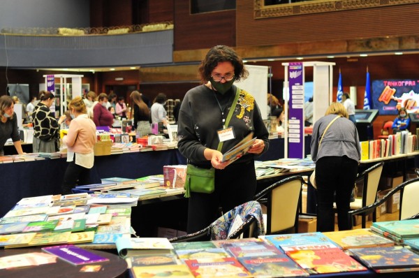 12 событий, которые нельзя пропустить на #РыжемФесте и Южноуральской книжной ярмарке 12 событий, которые нельзя пропустить на #РыжемФесте и Южноуральской книжной ярмарке