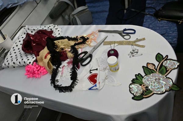 В вагоне челябинской электрички состоялась вечеринка от Long Fashion Weekend В вагоне челябинской электрички состоялась вечеринка от Long Fashion Weekend