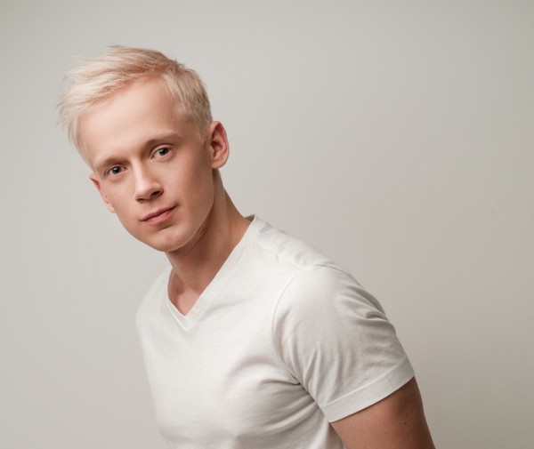 В Челябинске поющий шиномонтажник вместе с финалистом &laquo;Битвы хоров&raquo; сняли клип