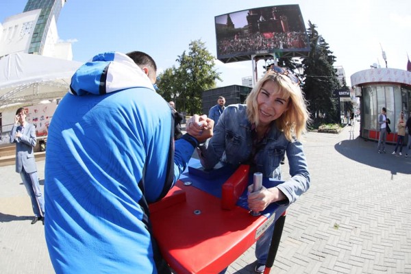 Спортсмены с инвалидностью продемонстрировали свои навыки в центре Челябинска 