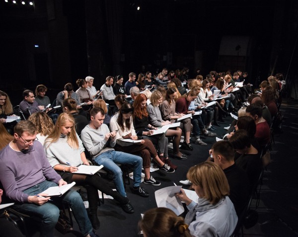 В Челябинске на фестивале Pulse II состоялся спектакль «Кто ты?»: без сюжета, без актеров, без зрителей