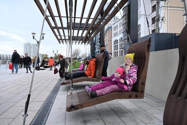 Алексей Текслер и Наталья Котова открыли новую набережную в Челябинске