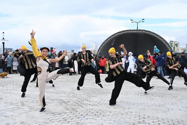 Алексей Текслер и Наталья Котова открыли новую набережную в Челябинске