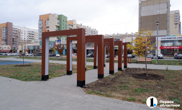 На северо-западе Челябинска установили двухметровые буквы «Тополинка»