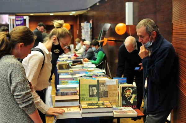 12 событий, которые нельзя пропустить на #РыжемФесте и Южноуральской книжной ярмарке 12 событий, которые нельзя пропустить на #РыжемФесте и Южноуральской книжной ярмарке