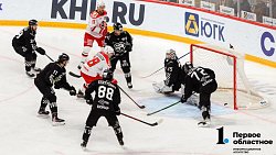 Хоккеисты челябинского «Трактора» в серии буллитов победили «Автомобилиста»