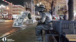 На челябинской Кировке начали установку новогодней иллюминации