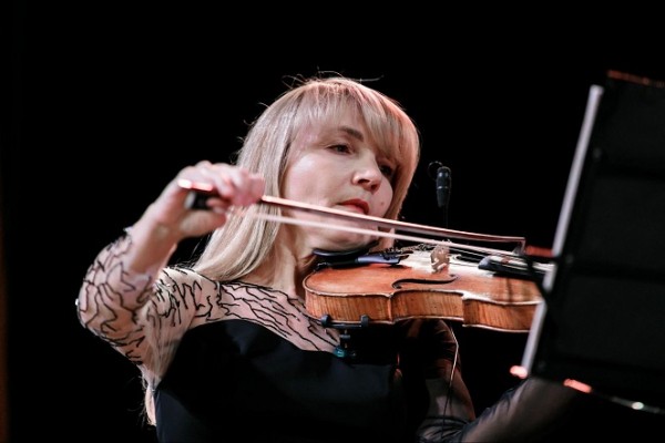 В Челябинской филармонии состоялся бенефис &laquo;Скрипач на крыше&raquo;