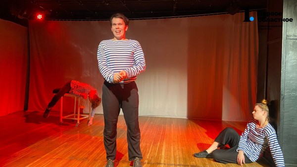 Студия-театр «Манекен» в Челябинске сыграла премьеру по притчам Толстого Студия-театр «Манекен» в Челябинске сыграла премьеру по притчам Толстого