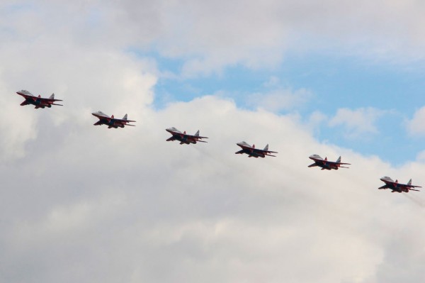 Жители Челябинска засняли воздушное шоу «Стрижей» ФОТО, ВИДЕО