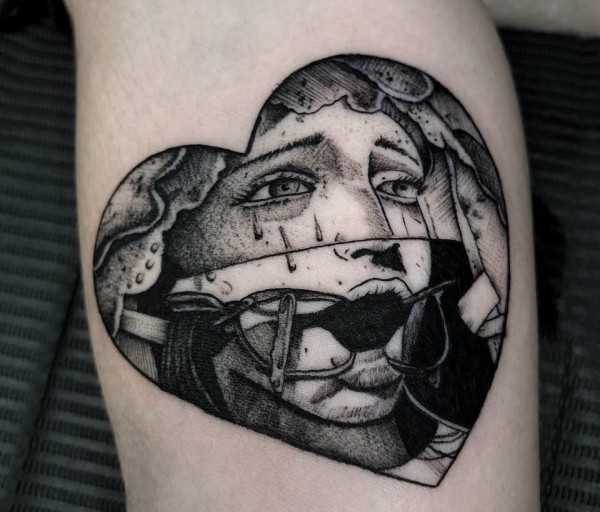 «Дебаркадер-2021» в Челябинске: вместо театров и поэтических вечеров — тату и танцы «Дебаркадер-2021» в Челябинске: вместо театров и поэтических вечеров — тату и танцы