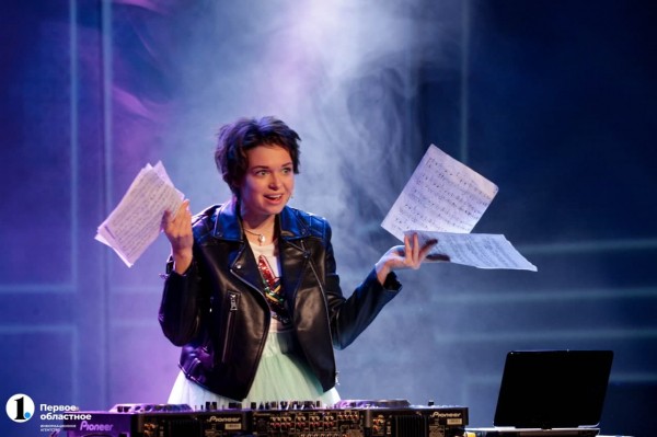 В Челябинске Дмитрий Маликов представил свой спектакль на сцене Детской филармонии В Челябинске Дмитрий Маликов представил свой спектакль на сцене Детской филармонии