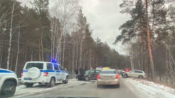 4 автомобиля столкнулись на трассе в Челябинской области, есть пострадавшие