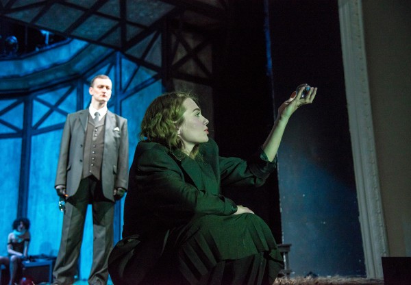 Почем нынче девственность и честь: в челябинском театре состоялась премьера пьесы Шекспира Почем нынче девственность и честь: в челябинском театре состоялась премьера пьесы Шекспира