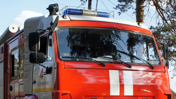 Многоквартирный дом загорелся в Челябинске, есть погибший