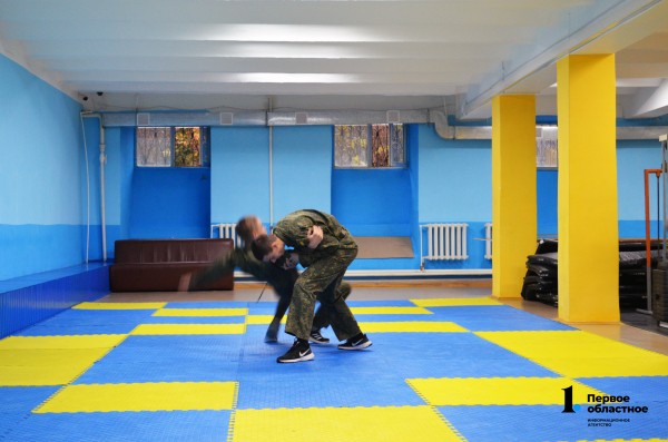 Отказ от гаджетов и мечта о небе: как живут кадеты при Челябинском училище штурманов Отказ от гаджетов и мечта о небе: как живут кадеты при Челябинском училище штурманов