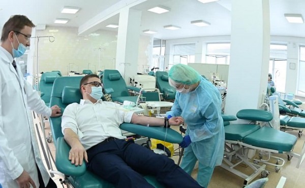 Сегодня Алексей Текслер посетил Челябинскую станцию переливания крови Сегодня Алексей Текслер посетил Челябинскую станцию переливания крови