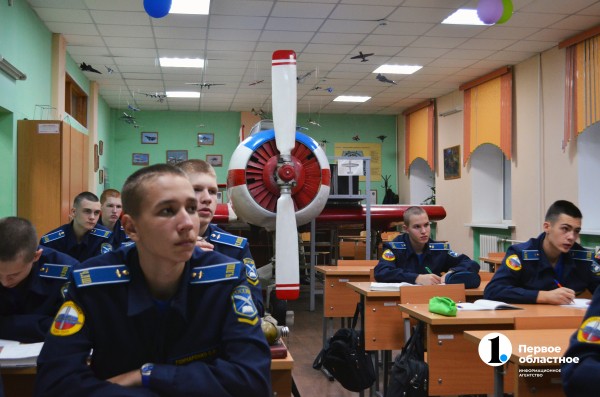 Отказ от гаджетов и мечта о небе: как живут кадеты при Челябинском училище штурманов Отказ от гаджетов и мечта о небе: как живут кадеты при Челябинском училище штурманов