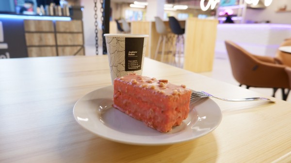 На набережной Челябинска запустили «Гастропарк». Репортаж из фуд‑молла На набережной Челябинска запустили «Гастропарк». Репортаж из фуд‑молла