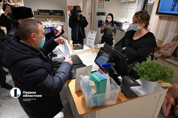 С паспортом или без? По каким правилам проверяют QR-коды в Челябинской области