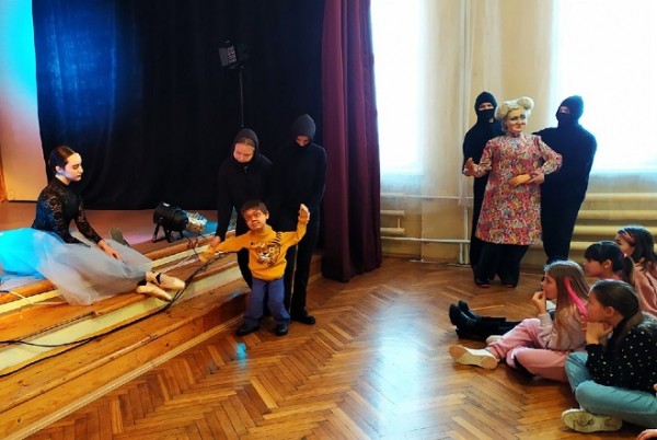 Что челябинские театры показывают в новогодние дни Что челябинские театры показывают в новогодние дни