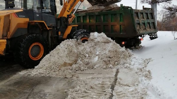 Дороги Челябинска перед резким похолоданием обработают солью Дороги Челябинска перед резким похолоданием обработают солью