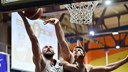 «Челбаскет» уступил с крупным счетом дома «Русичам» из Курска «Челбаскет» уступил с крупным счетом дома «Русичам» из Курска