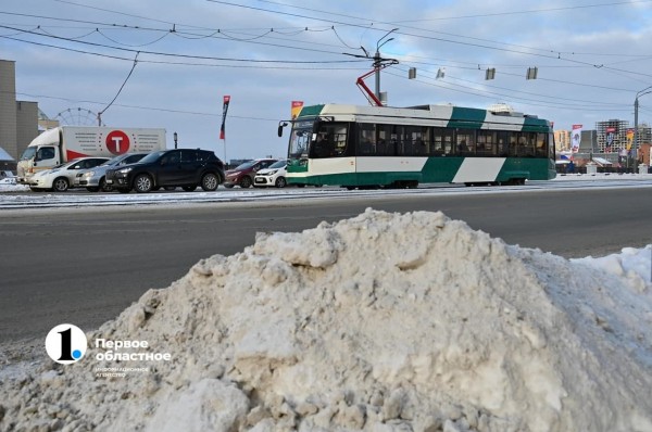 Челябинцы остались недовольны уборкой снега с дорог и тротуаров в городе