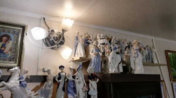 Коллекцию фарфоровых фигурок продают в Челябинске за 3 миллиона рублей Коллекцию фарфоровых фигурок продают в Челябинске за 3 миллиона рублей