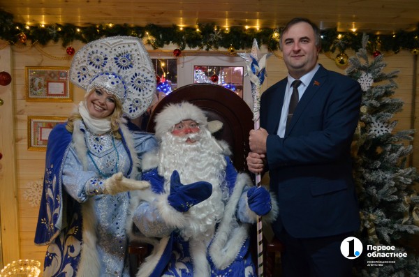 В Челябинске открыли Ледовый городок