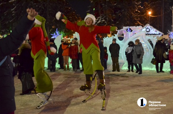 В Челябинске открыли Ледовый городок