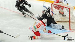Хоккейный клуб «Трактор» одержал волевую домашнюю победу над китайским «Куньлунем» Хоккейный клуб «Трактор» одержал волевую домашнюю победу над китайским «Куньлунем»