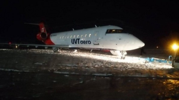 В Челябинске накажут сотрудников аэропорта, которые допустили сход самолета с полосы В Челябинске накажут сотрудников аэропорта, которые допустили сход самолета с полосы