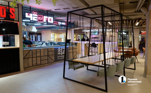 На набережной Челябинска запустили «Гастропарк». Репортаж из фуд‑молла На набережной Челябинска запустили «Гастропарк». Репортаж из фуд‑молла