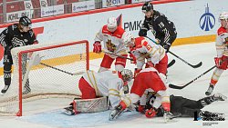 Хоккейный клуб «Трактор» одержал волевую домашнюю победу над китайским «Куньлунем» Хоккейный клуб «Трактор» одержал волевую домашнюю победу над китайским «Куньлунем»