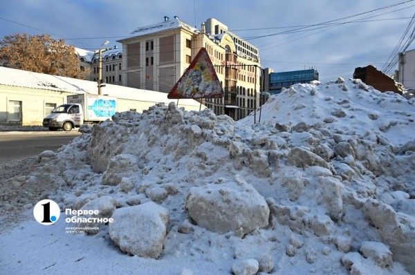 Челябинцы остались недовольны уборкой снега с дорог и тротуаров в городе