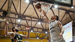 «Челбаскет» уступил с крупным счетом дома «Русичам» из Курска «Челбаскет» уступил с крупным счетом дома «Русичам» из Курска