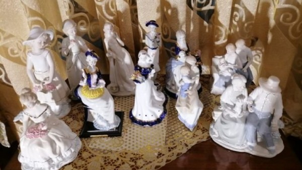 Коллекцию фарфоровых фигурок продают в Челябинске за 3 миллиона рублей Коллекцию фарфоровых фигурок продают в Челябинске за 3 миллиона рублей