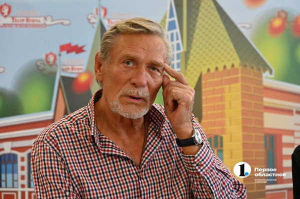 Александр Михайлов: «„Любовь и голуби“ ругали за издевательство над русским народом» Александр Михайлов: «„Любовь и голуби“ ругали за издевательство над русским народом»