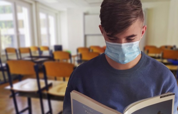 Школы Магнитогорска переходят на дистанционное обучение Школы Магнитогорска переходят на дистанционное обучение