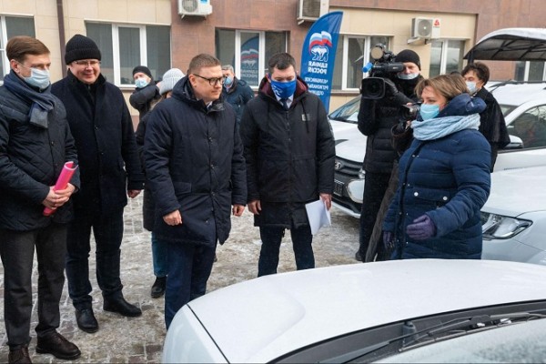 Медики Челябинской области получили еще 10 машин неотложной помощи Медики Челябинской области получили еще 10 машин неотложной помощи