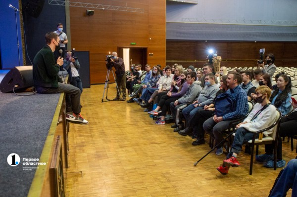 Иван Абрамов: «Я окружил себя смехом, потому что мне страшно в тишине»