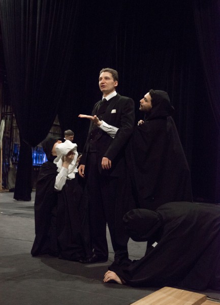 В Молодежном театре сыграют премьеру сказки Гауфа про парня с камнем вместо сердца