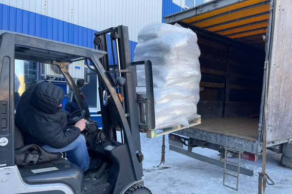 Новый рейс гуманитарной помощи отправили из Челябинска для переселенцев из Донбасса