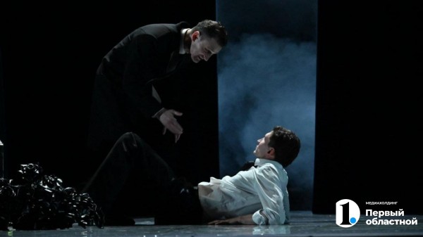 «Каменное сердце»: премьера в Челябинске сказки о расчеловечивании «Каменное сердце»: премьера в Челябинске сказки о расчеловечивании