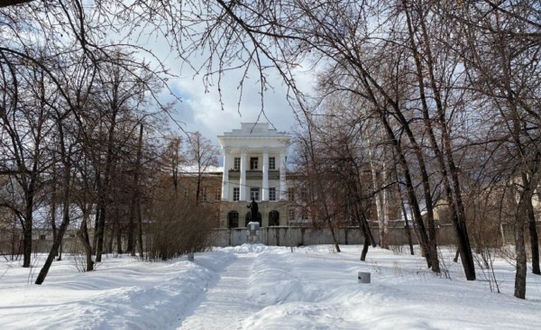 Сохранить наследие: как идет реставрация знаменитого Белого дома в Кыштыме